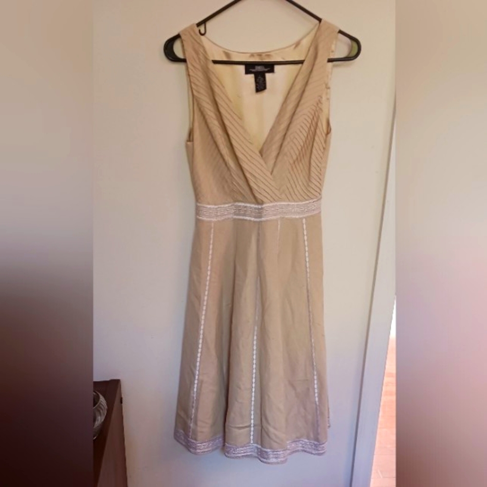 B. Moss Dress Lady Size 2  Fully Lined